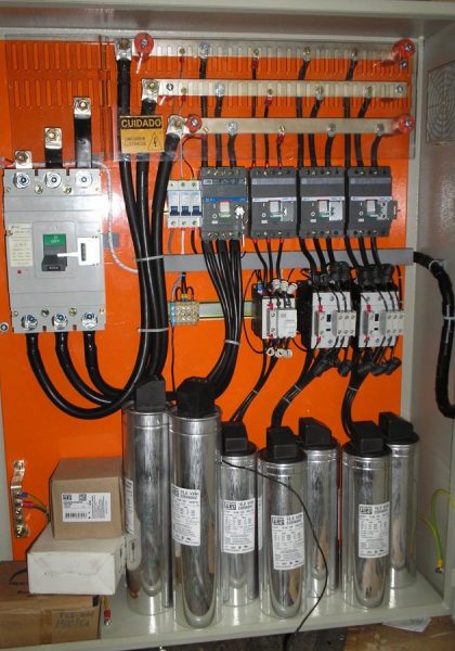 correcao-de-fator-de-potencia-em-circuito-trifasico_577768